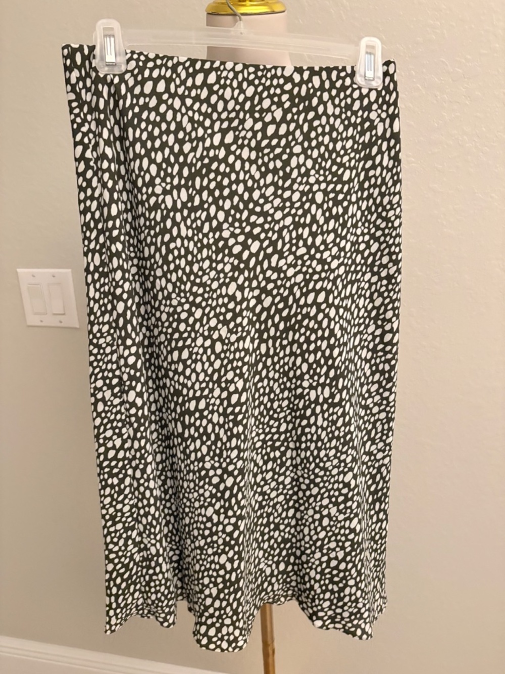 NWT Theory slip skirt dark olive multi Mod Spot